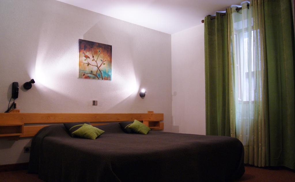 Logis Hotel De La Paix - Турню Номер фото